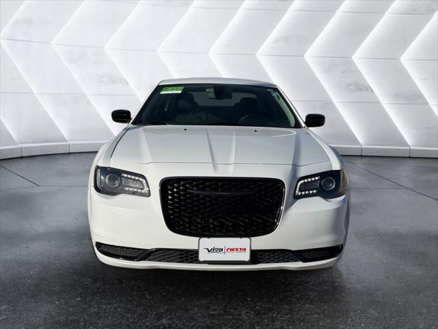 2021 Chrysler 300 Touring