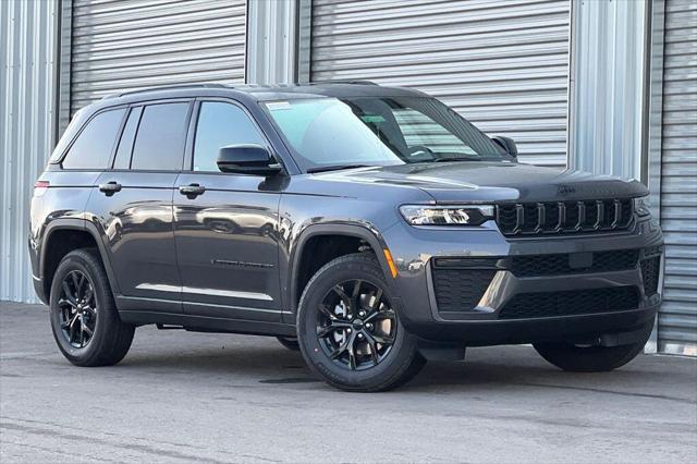2026 Jeep Grand Cherokee Grand Cherokee Laredo Altitude 4x4
