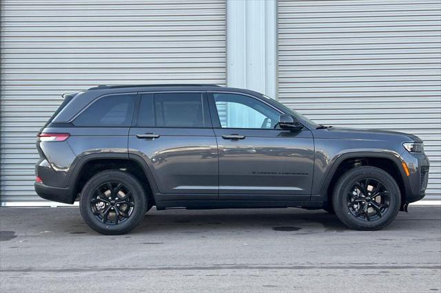 2026 Jeep Grand Cherokee Grand Cherokee Laredo Altitude 4x4