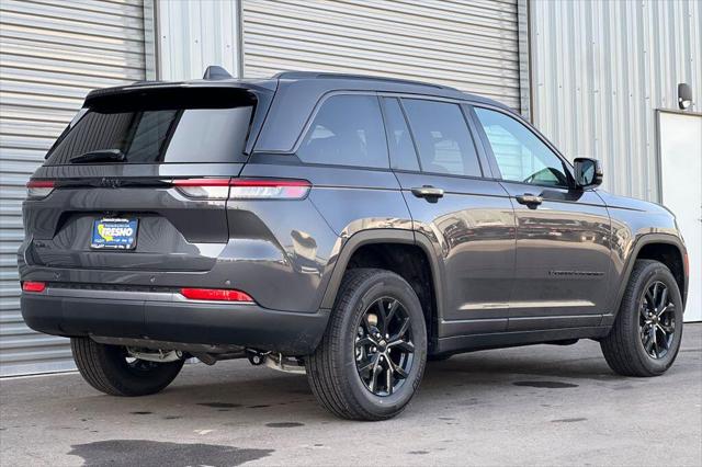 2026 Jeep Grand Cherokee Grand Cherokee Laredo Altitude 4x4