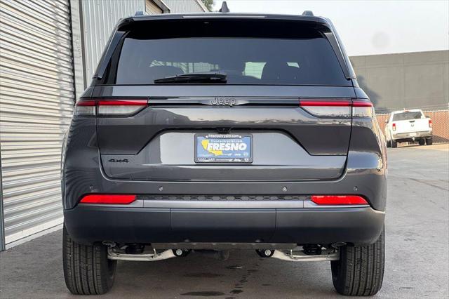2026 Jeep Grand Cherokee Grand Cherokee Laredo Altitude 4x4