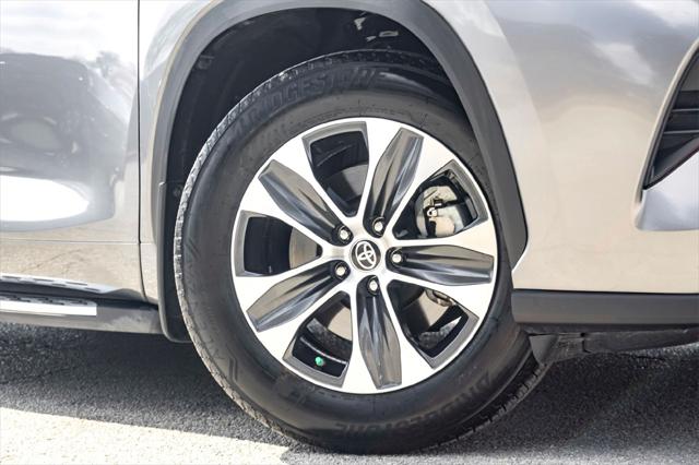 2025 Toyota Highlander XLE