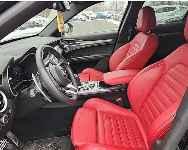 2022 Alfa Romeo Giulia Veloce AWD 2022 Alfa Romeo Giulia Veloce AWD