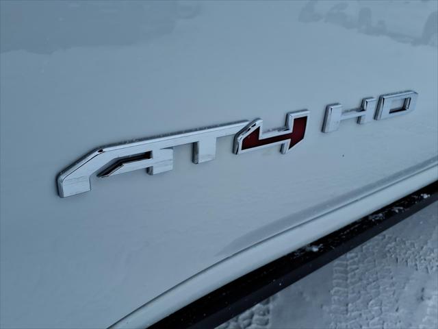 2025 GMC Sierra 2500HD Crew Cab, Standard Bed, AT4, 4WD