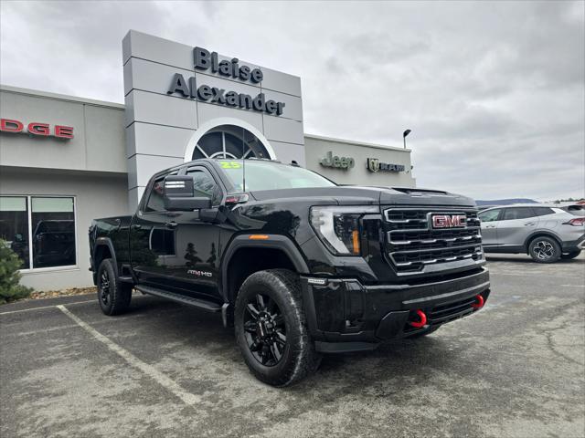 2025 GMC Sierra 2500HD 4WD Crew Cab Standard Bed AT4