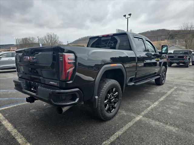 2025 GMC Sierra 2500HD 4WD Crew Cab Standard Bed AT4