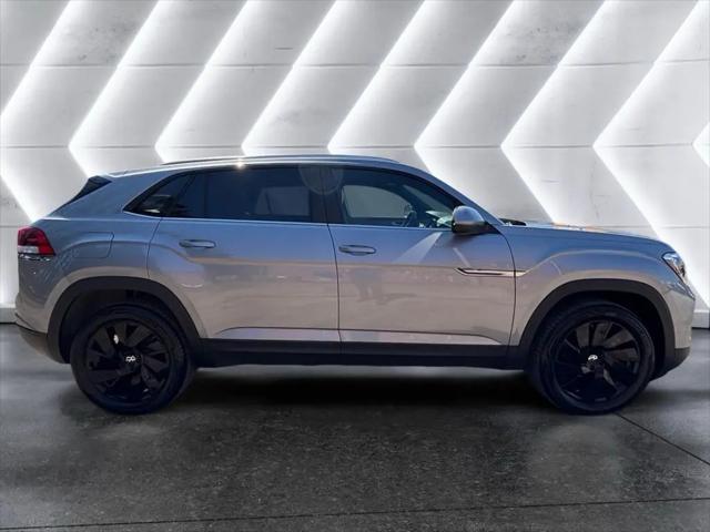 2026 Volkswagen Atlas Cross Sport SE with Technology