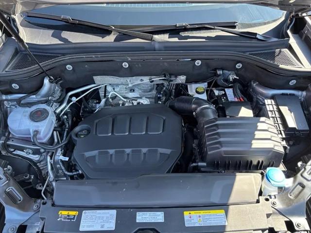 2026 Volkswagen Atlas Cross Sport SE with Technology