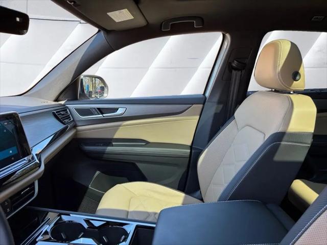 2026 Volkswagen Atlas Cross Sport SE with Technology