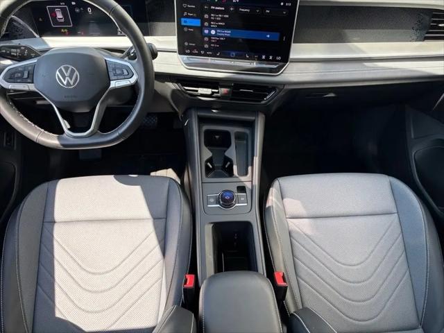 2025 Volkswagen Tiguan 2.0T SE