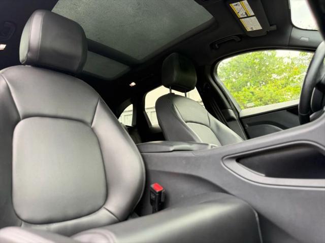 2019 Jaguar F-PACE 25t Premium