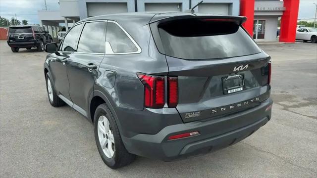 2022 Kia Sorento LX