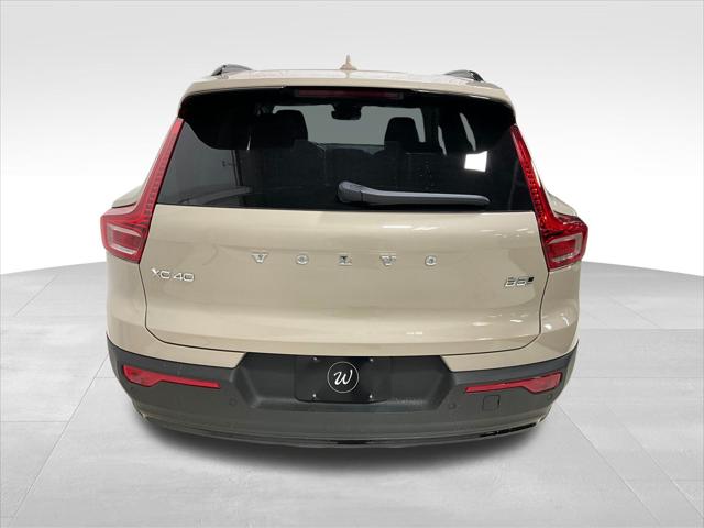 2026 Volvo XC40 Ultra, B5 AWD Gas (mild hybrid), Dark