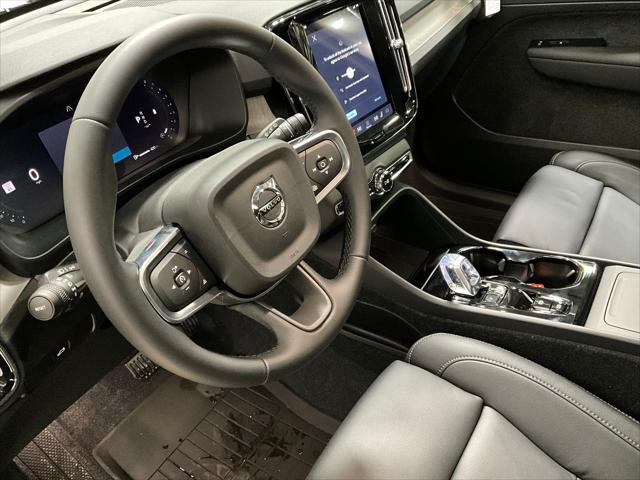 2026 Volvo XC40 Ultra, B5 AWD Gas (mild hybrid), Dark