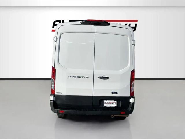 2025 Ford Transit Cargo Van Medium Roof w/LWB
