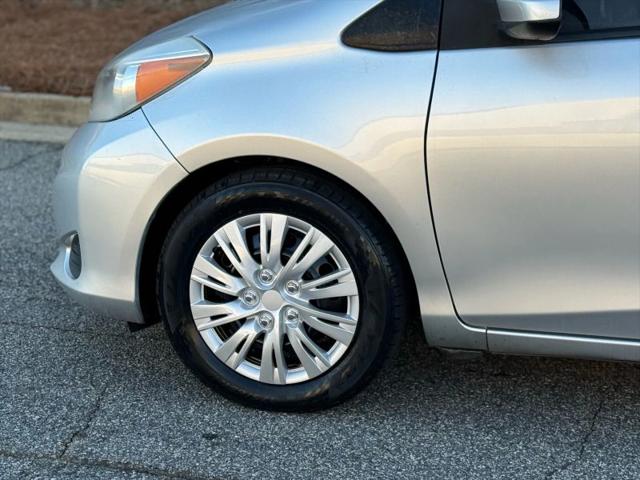 2013 Toyota Yaris LE
