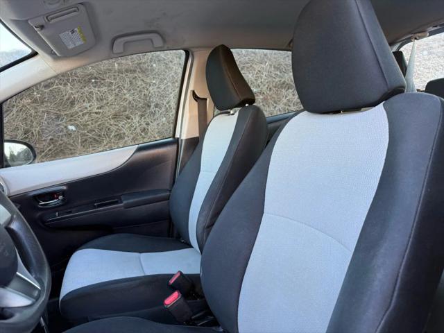 2013 Toyota Yaris LE