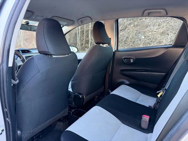 2013 Toyota Yaris LE
