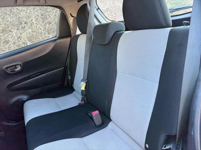 2013 Toyota Yaris LE