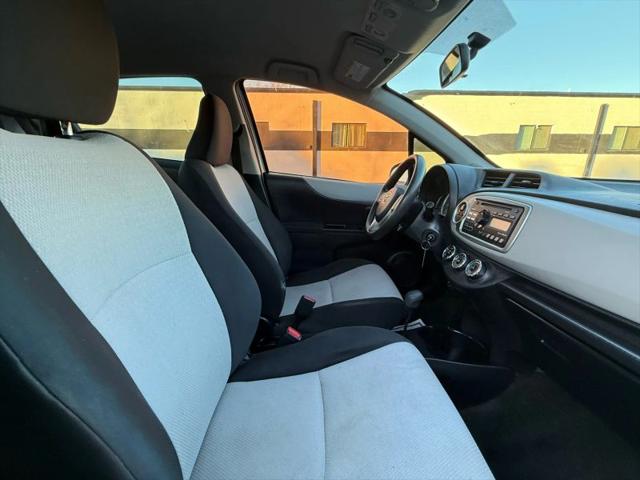 2013 Toyota Yaris LE