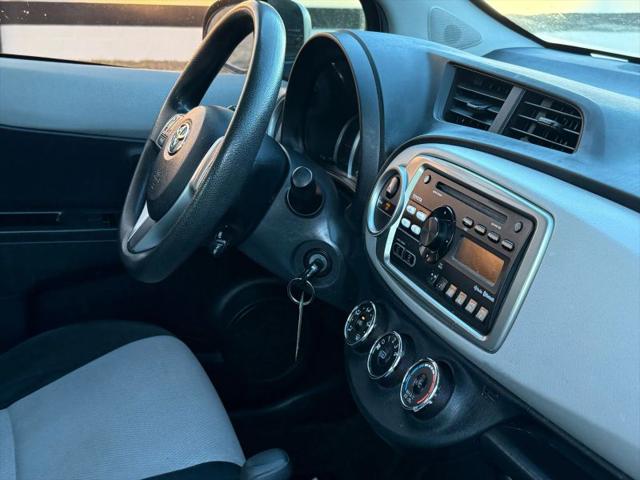 2013 Toyota Yaris LE