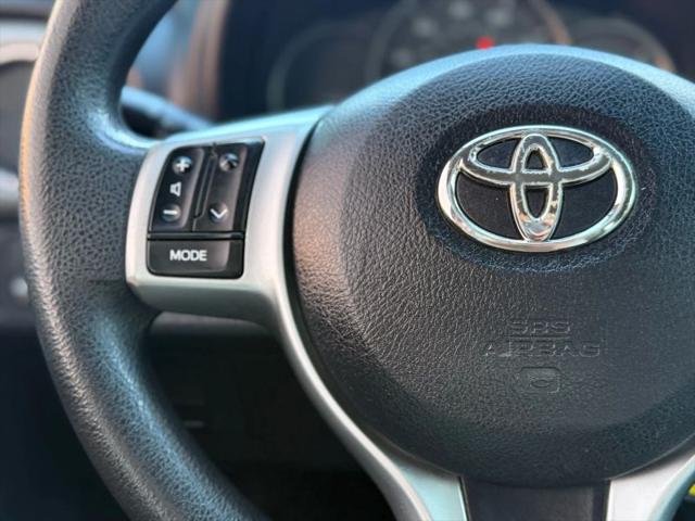 2013 Toyota Yaris LE