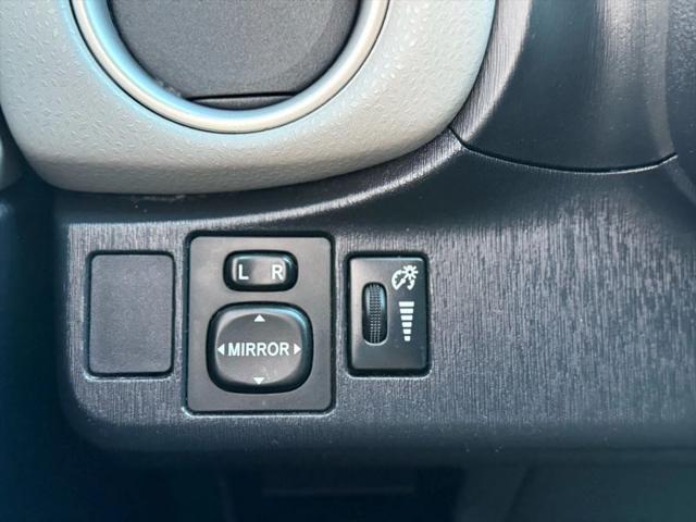 2013 Toyota Yaris LE
