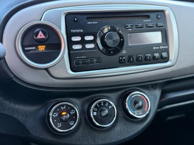 2013 Toyota Yaris LE