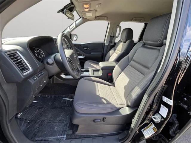2022 Nissan Frontier Crew Cab SV 4x2