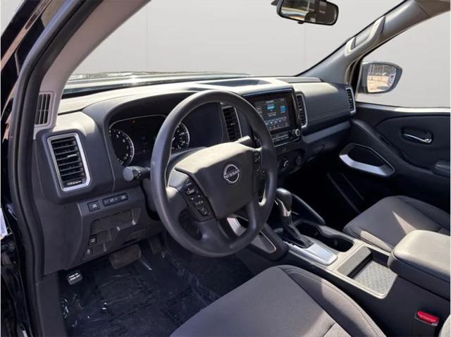 2022 Nissan Frontier Crew Cab SV 4x2