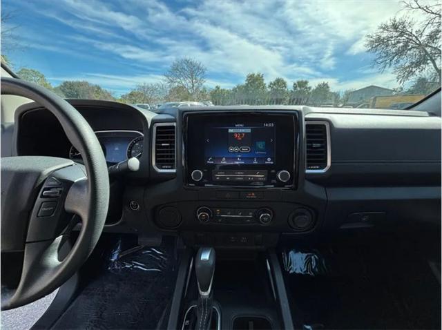 2022 Nissan Frontier Crew Cab SV 4x2