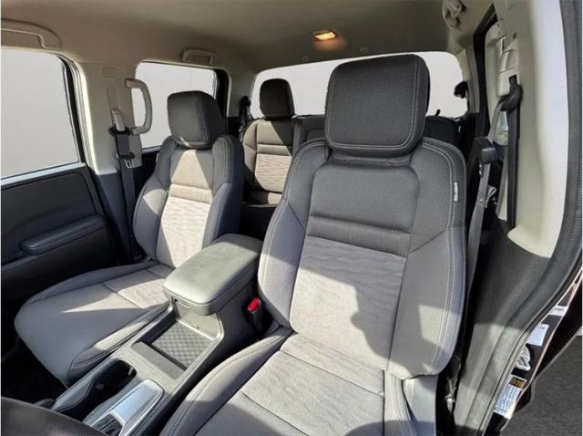 2022 Nissan Frontier Crew Cab SV 4x2