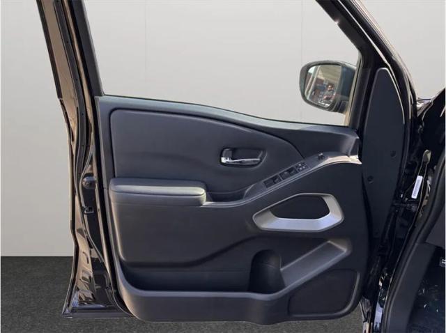 2022 Nissan Frontier Crew Cab SV 4x2
