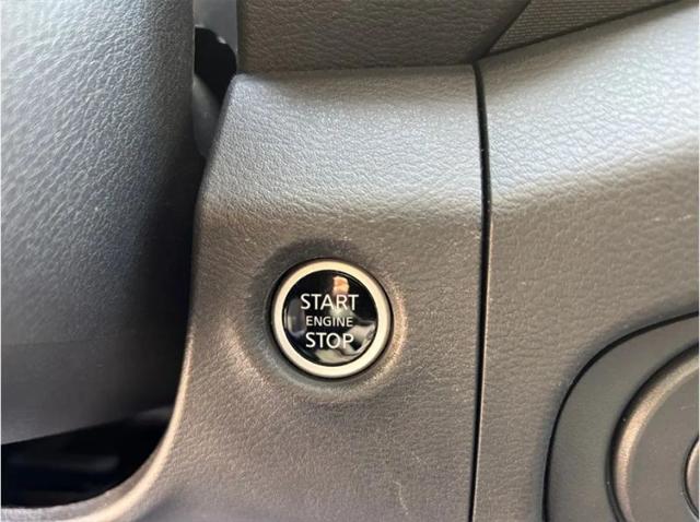 2022 Nissan Frontier Crew Cab SV 4x2