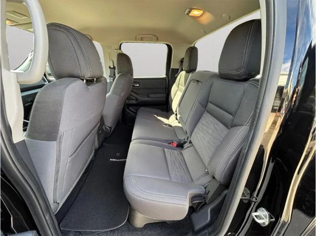 2022 Nissan Frontier Crew Cab SV 4x2