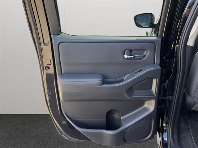 2022 Nissan Frontier Crew Cab SV 4x2
