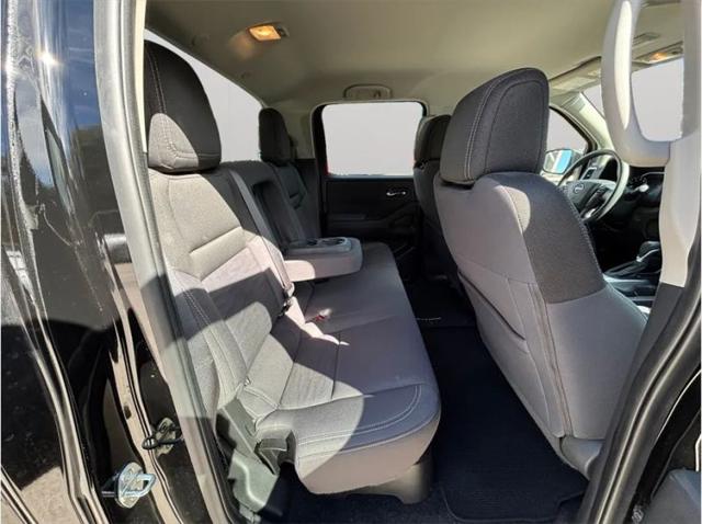 2022 Nissan Frontier Crew Cab SV 4x2