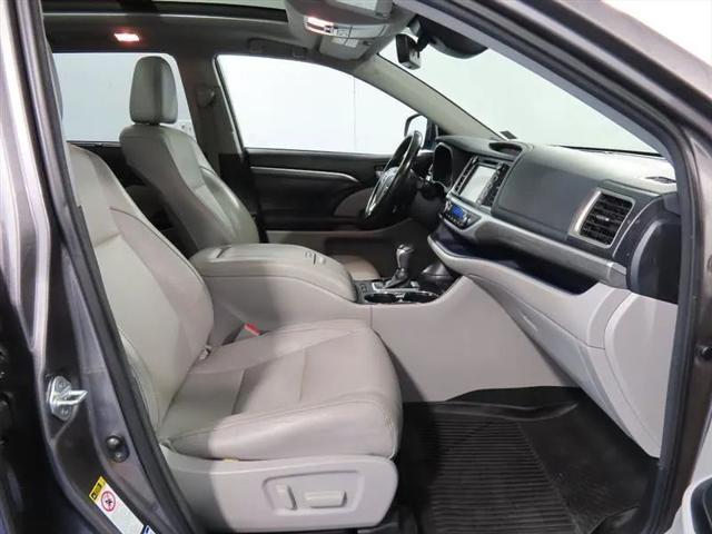 2017 Toyota Highlander Hybrid Limited Platinum