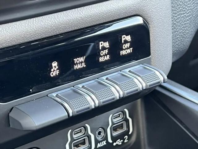 2020 Ram 1500 Big Horn Crew Cab 4x4 5'7" Box