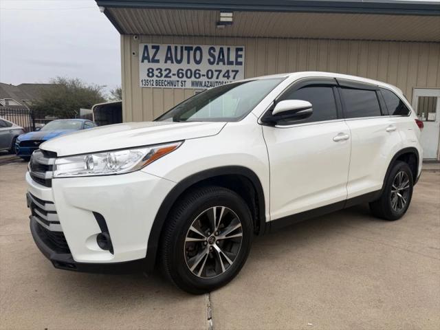 2019 Toyota Highlander LE for sale in Houston, TX