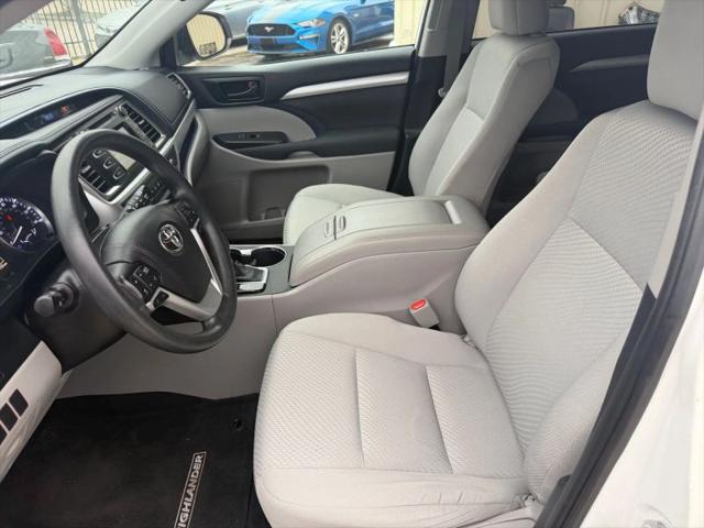 2019 Toyota Highlander LE