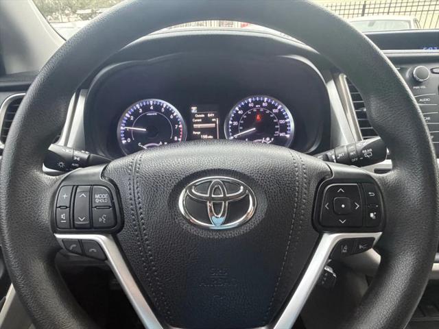 2019 Toyota Highlander LE