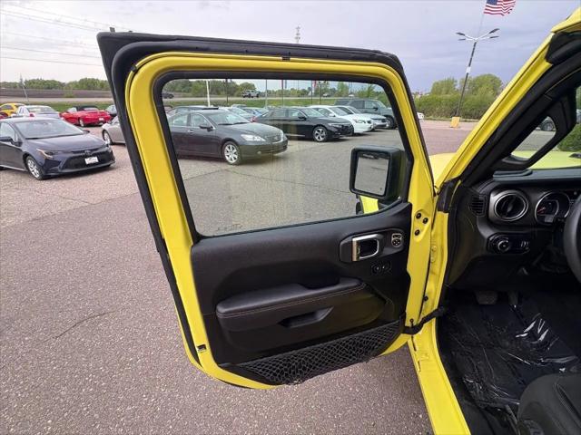 2023 Jeep Wrangler 4-Door Sahara