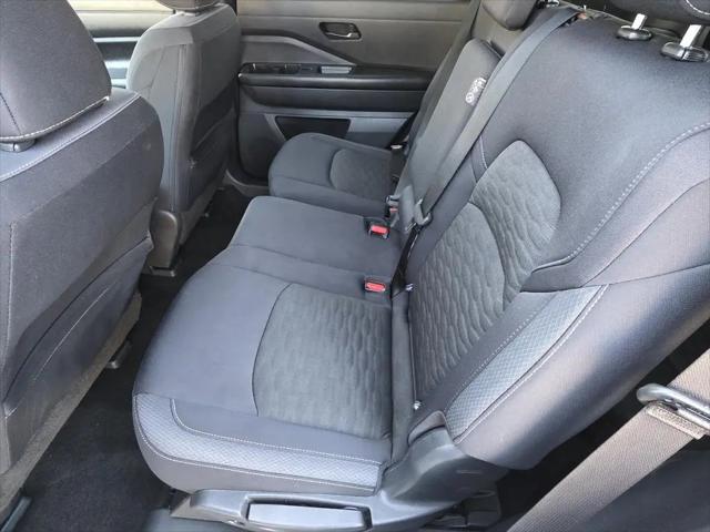 2024 Nissan Pathfinder SV FWD