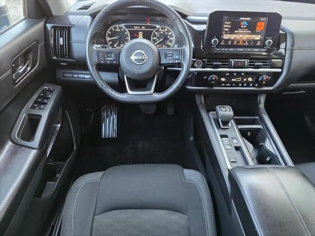 2024 Nissan Pathfinder SV FWD