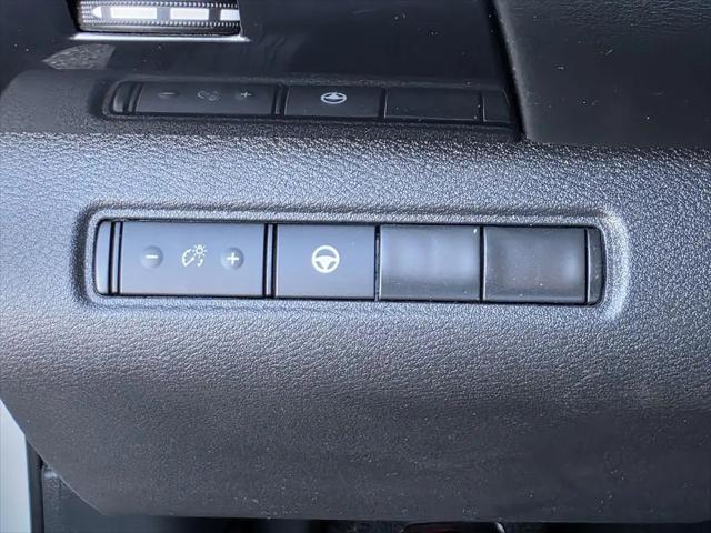 2024 Nissan Pathfinder SV FWD