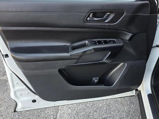 2024 Nissan Pathfinder SV FWD
