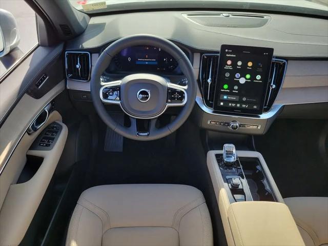 2026 Volvo XC90 Plus, B6 AWD Gas mild hybrid, Gasoline, Bright, 7 Seats