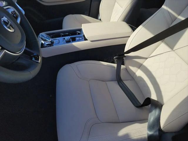 2026 Volvo XC90 Plus, B6 AWD Gas mild hybrid, Gasoline, Bright, 7 Seats