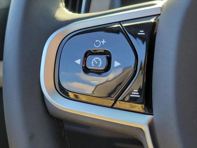 2026 Volvo XC90 Plus, B6 AWD Gas mild hybrid, Gasoline, Bright, 7 Seats
